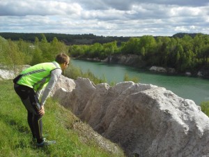 Jobbigt att springa i denna  typ av terräng. Foto: Oskar Henriksson